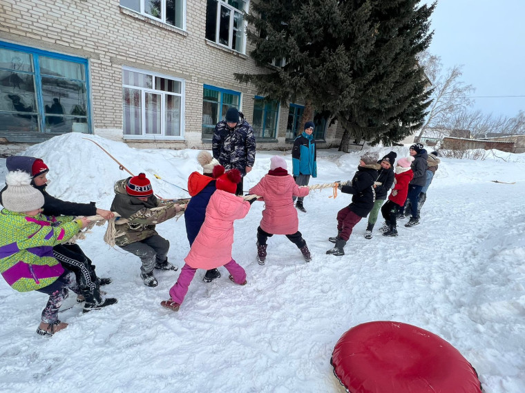 Cпортивный праздник «Зимние забавы».